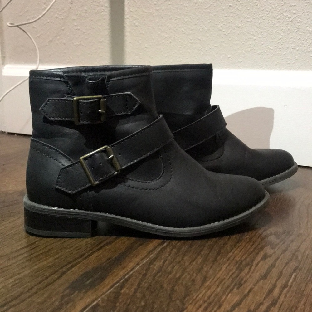 Black booties!